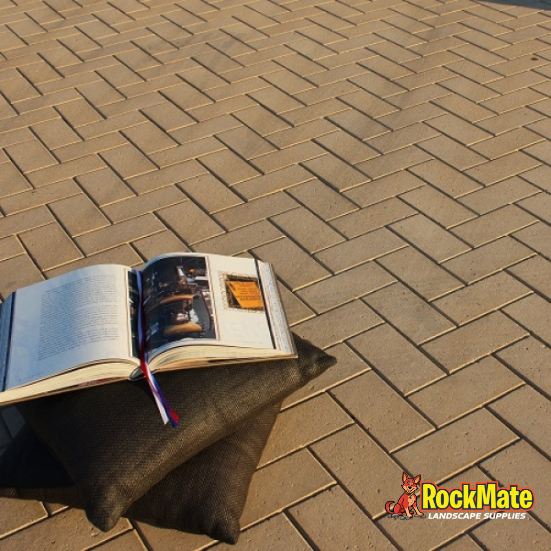 Apex Masonry Adrapave Pebble