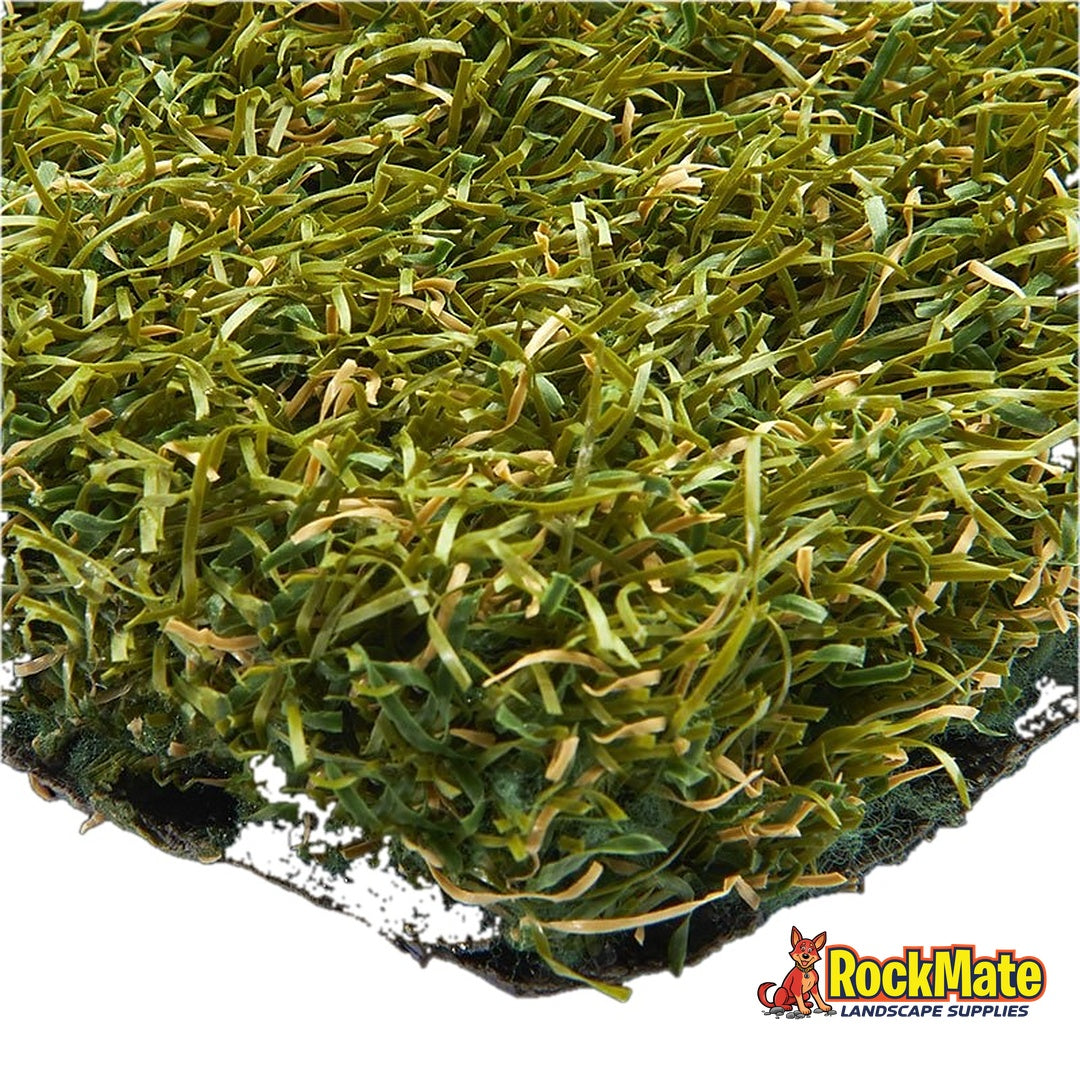 SYNLawn Comfort Elite 50 artificial turf, close up of the 50mm pile in Field Green and Beige