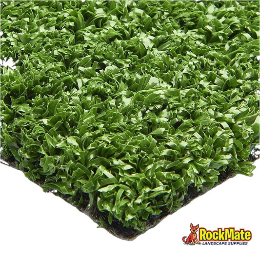 SYNLawn Kingston Green putting green turf, close up of the 12mm pile