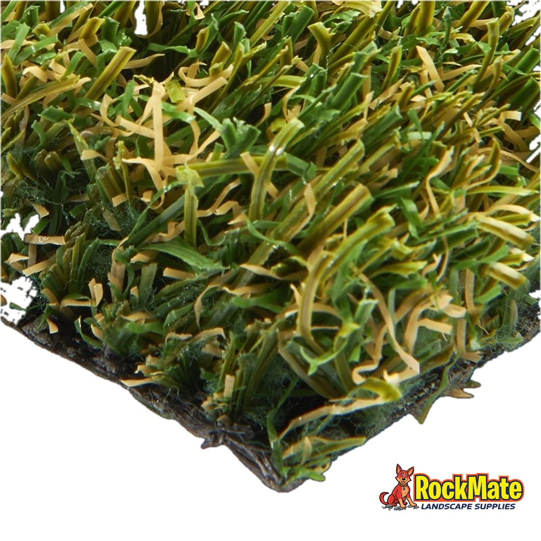 SYNLawn Pet Premium artificial turf for dogs, close up of the 30mm tri toned pile